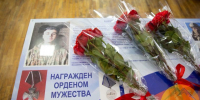 В трех школах Ставрополя открыли «Парты Героев» в память о погибших выпускниках-участниках СВО - Sk-News.Ru