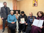 Сегодня, от имени минтрудсоцзащиты КБР Тахира Тогузаева,  ветерана ВОВ Николая Васильевича Караганова с 99-летием поздравила заместитель министра Диана Далова