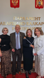 Владимир Безгодько вручил дипломы членам Ассоциации женщин-предпринимателей КБР